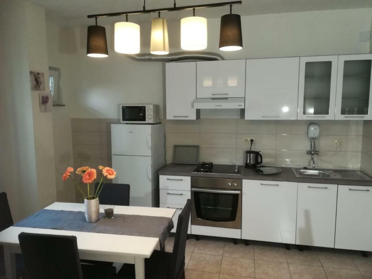 Filip 2 Hotel Биоград на Мору Екстериор снимка